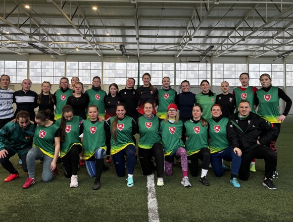 Lietuvos moterų regbio-7 rinktinė pradėjo pasiruošimą Europos čempionatui – sieks kilti aukštyn