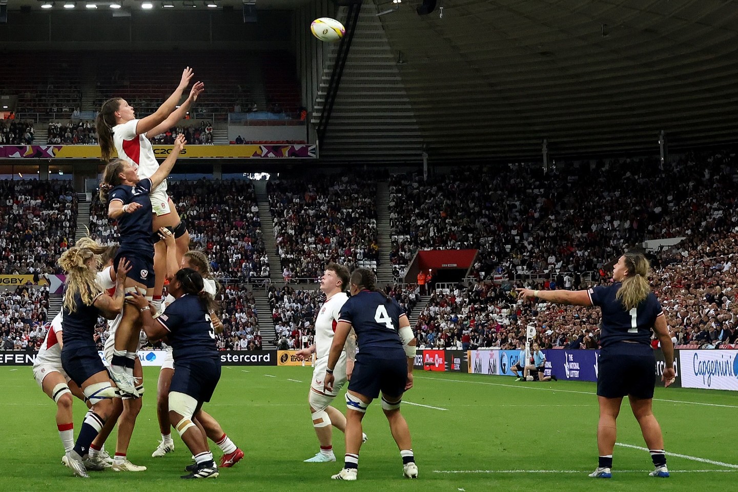 Anglijoje startavo rekordinio populiarumo susilaukiantis pasaulio moterų čempionatas