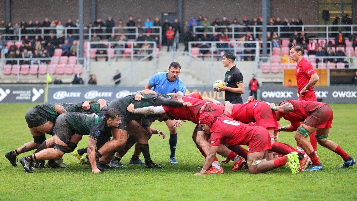 Lietingame regbio mūšyje Šiauliuose lietuviai neatsilaikė prieš favoritus