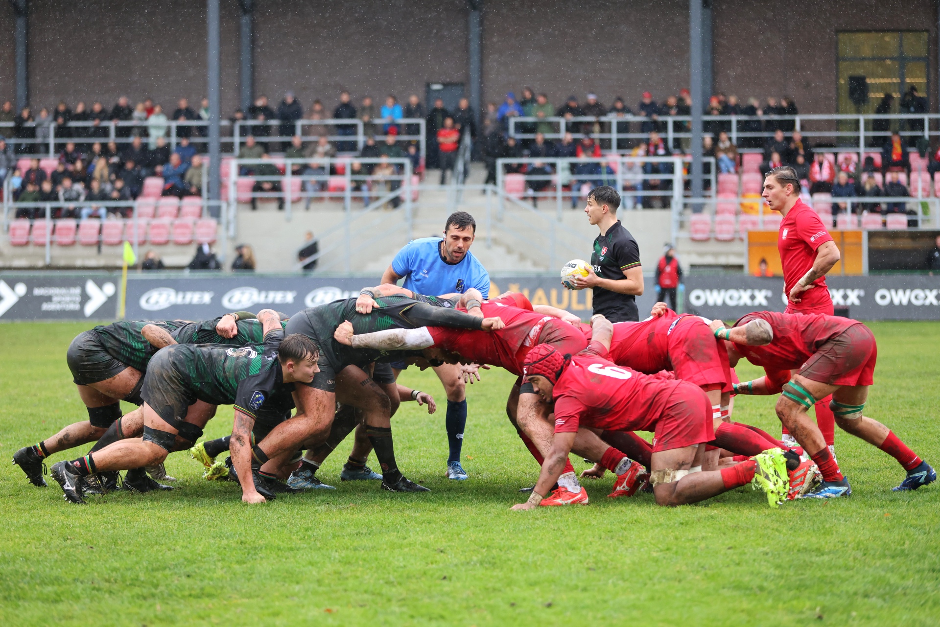 Lietingame regbio mūšyje Šiauliuose lietuviai neatsilaikė prieš favoritus